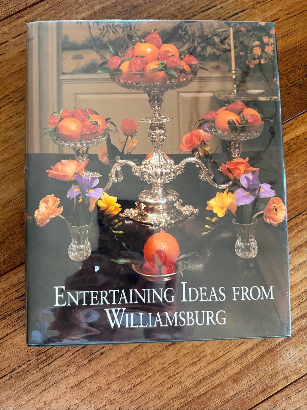 Vintage "Entertaining Ideas From Williamsburg" Susan H Rountree Coffee Table